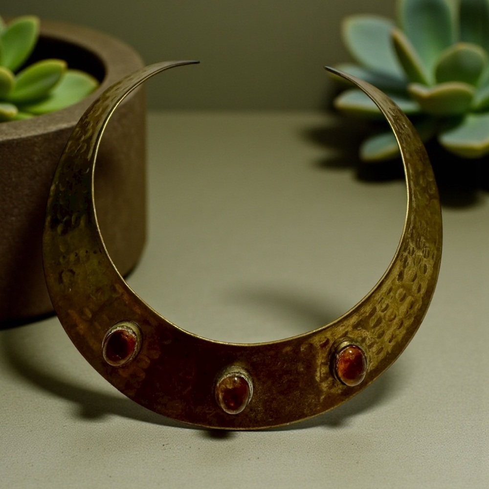 Vintage Hammered Brass w/ 3 Brown Stones Collar Necklace